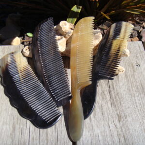 Peigne en corne naturelle