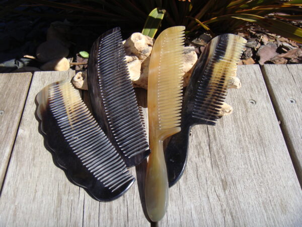 Peigne en corne naturelle