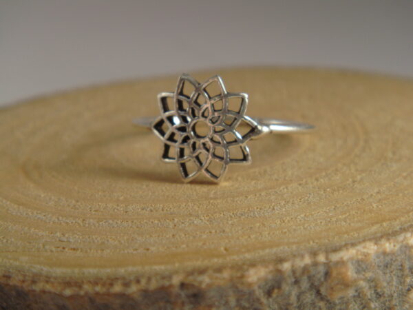 Bague argent fleur de lotus mandala