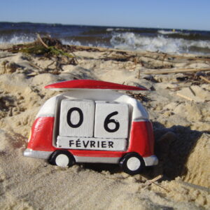 Calendrier perpétuel combi surf en bois
