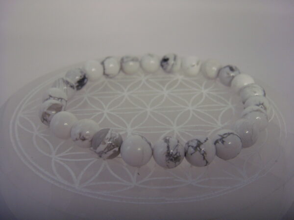 Bracelet élastique en pierre d'Howlite – Image 2