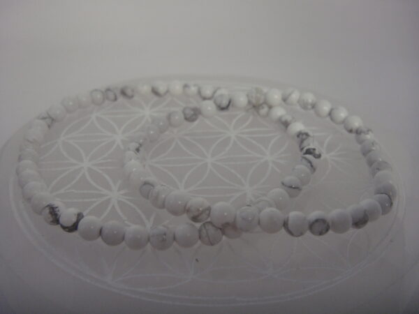 Bracelet élastique en pierre d'Howlite – Image 4