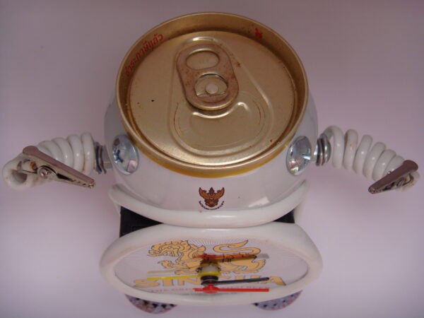 Réveil en canette recyclée – Image 6