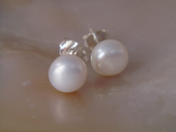 Boucles d'oreilles puces argent & Perle d'eau douce – Image 5