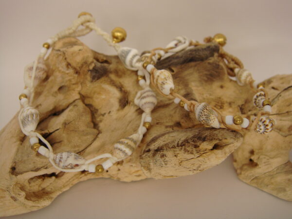 Bracelet laiton en coton ciré & coquillage naturel – Image 6