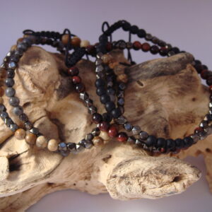 Bracelet en pierre fine avec cordon ajustable