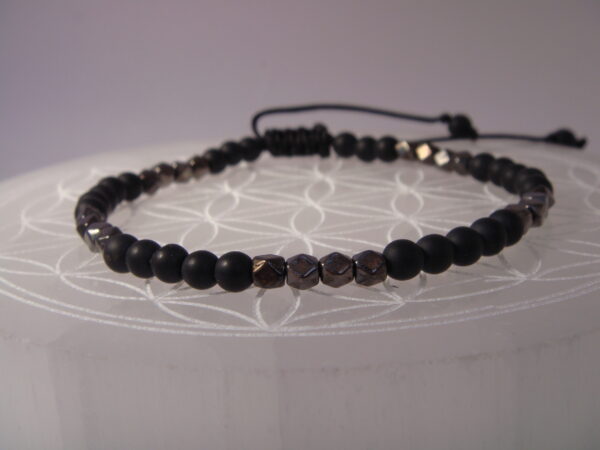 Bracelet en pierre fine avec cordon ajustable – Image 3