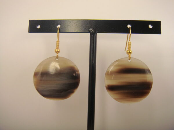 Boucles d'oreilles en corne naturelle – Image 9