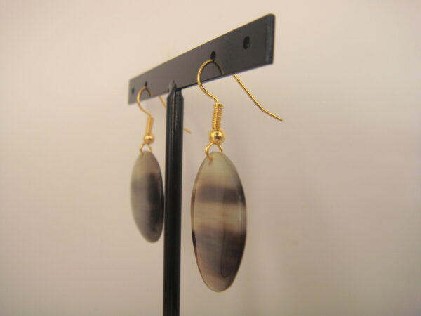 Boucles d'oreilles en corne naturelle – Image 10