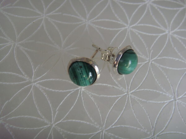 Boucles d'oreilles puces argent & pierre naturelle – Image 2