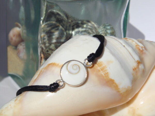 Bracelet réglable fil de satin Oeil de Sainte Lucie – Image 4