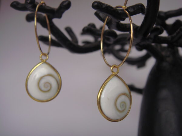 Boucles d'oreilles Oeil de Sainte Lucie, laiton – Image 4