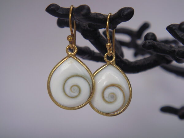 Boucles d'oreilles Oeil de Sainte Lucie, laiton – Image 2
