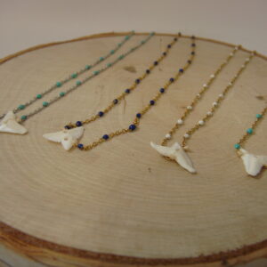 Collier fin acier & dent de requin, réglable chaînette