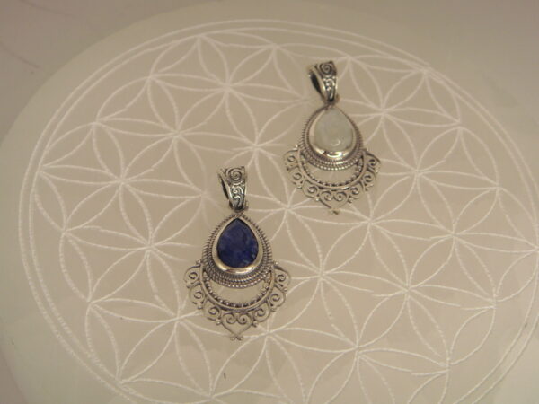 Pendentif modèle ethnique argent & pierre naturelle en forme de goutte